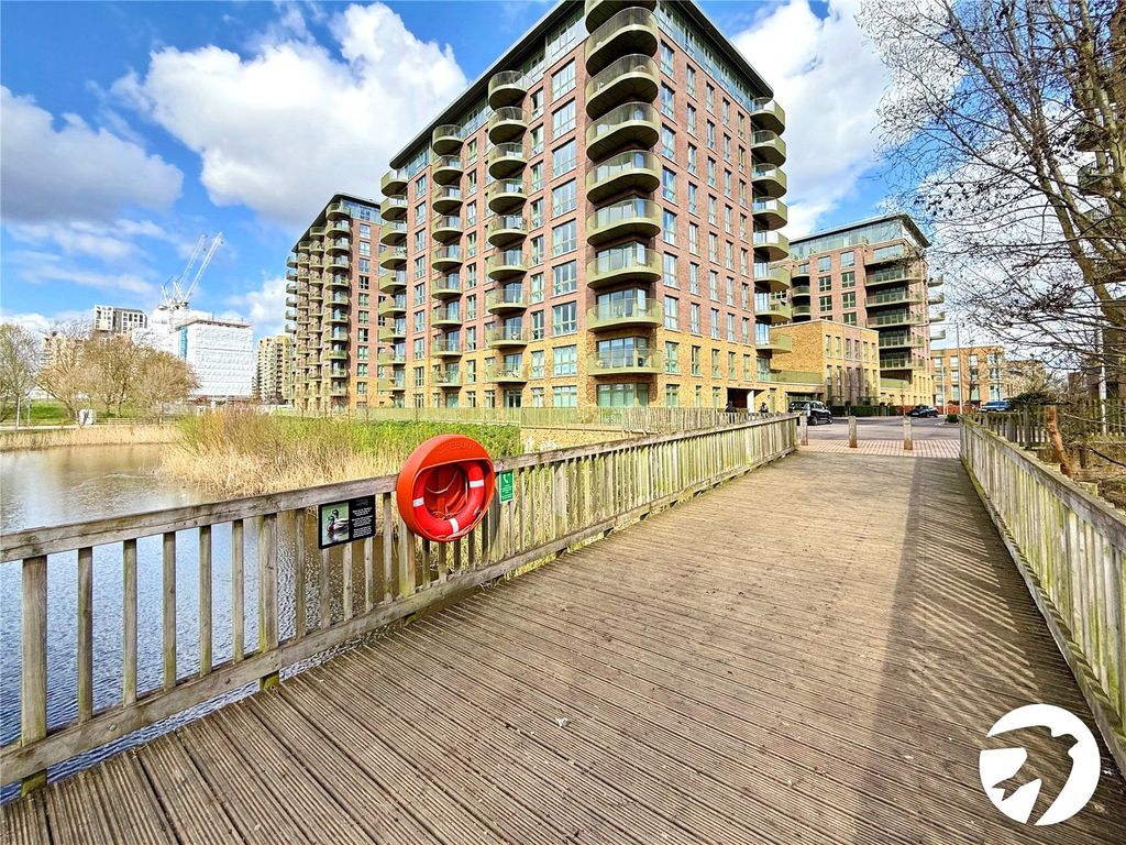 Property photo 1 of 14 External