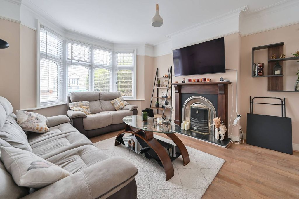 Property photo 3 of 22