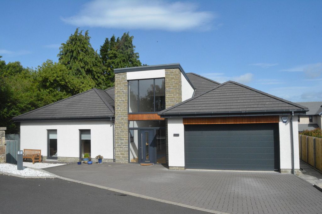 Property photo 1 of 34