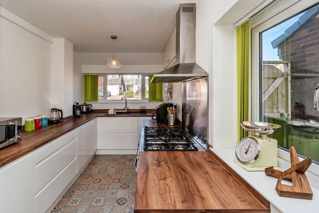Property photo 3 of 20 Pbox-Img.Jpg