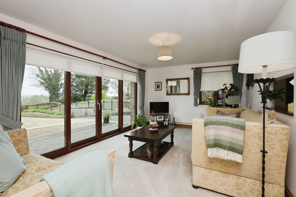 Property photo 3 of 20 Pbox-Img.Jpg