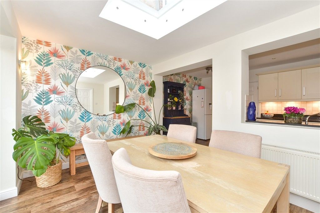 Property photo 2 of 11 Dining Area