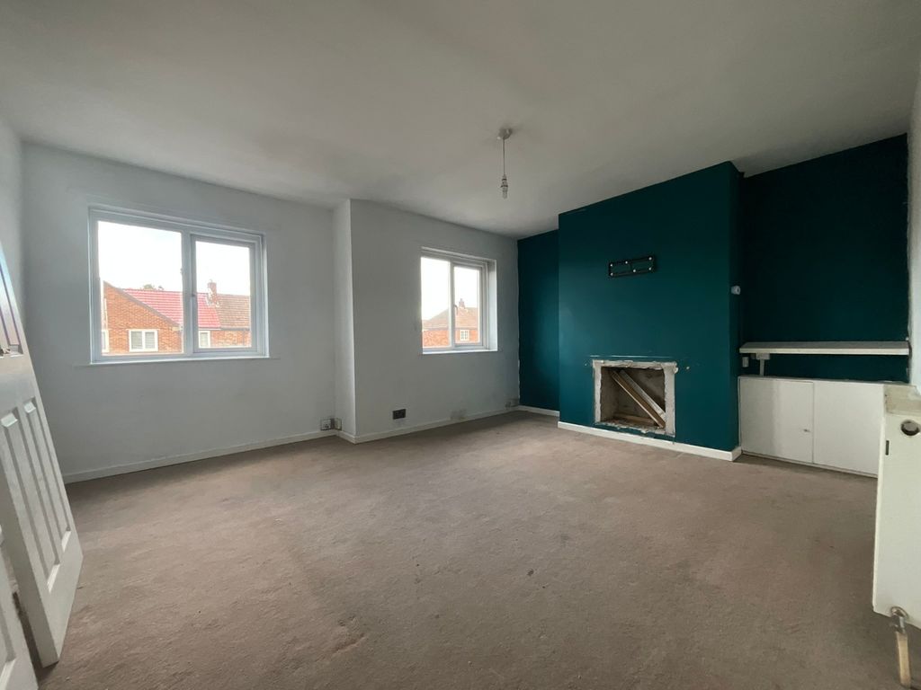 Property photo 2 of 8 4184023