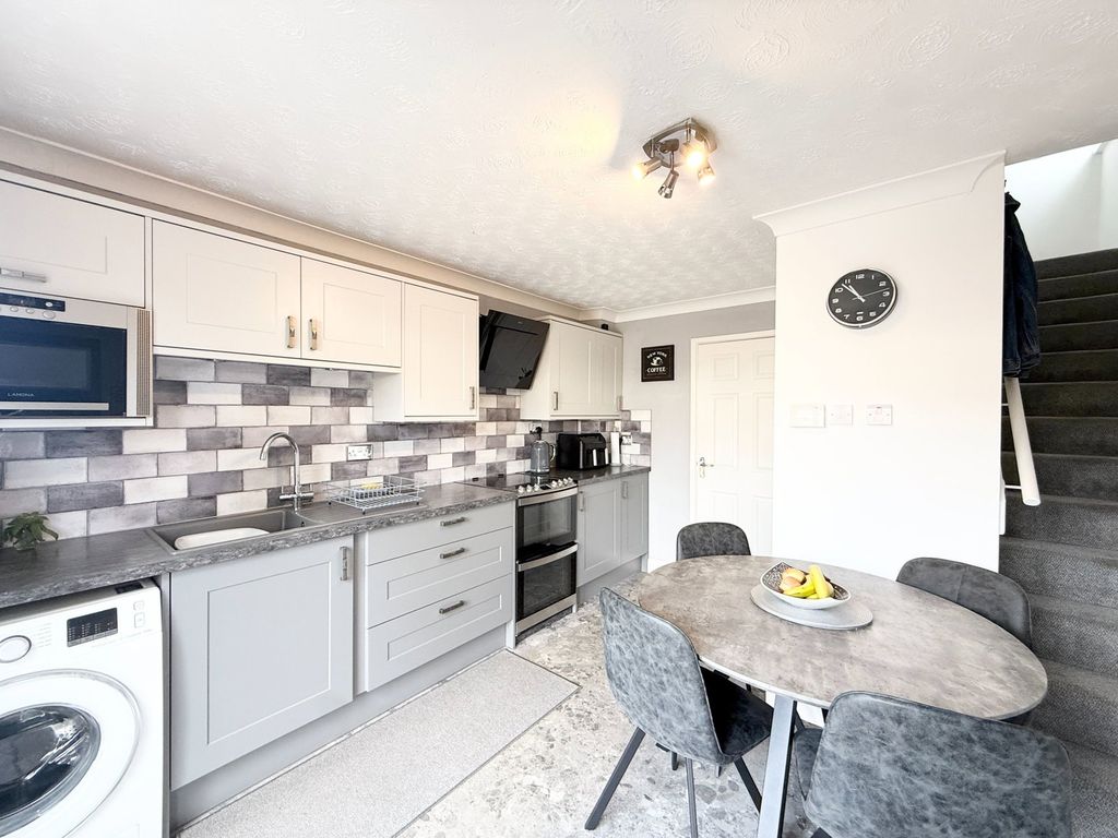 Property photo 2 of 16