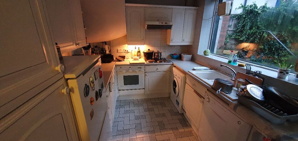 Property photo 2 of 22