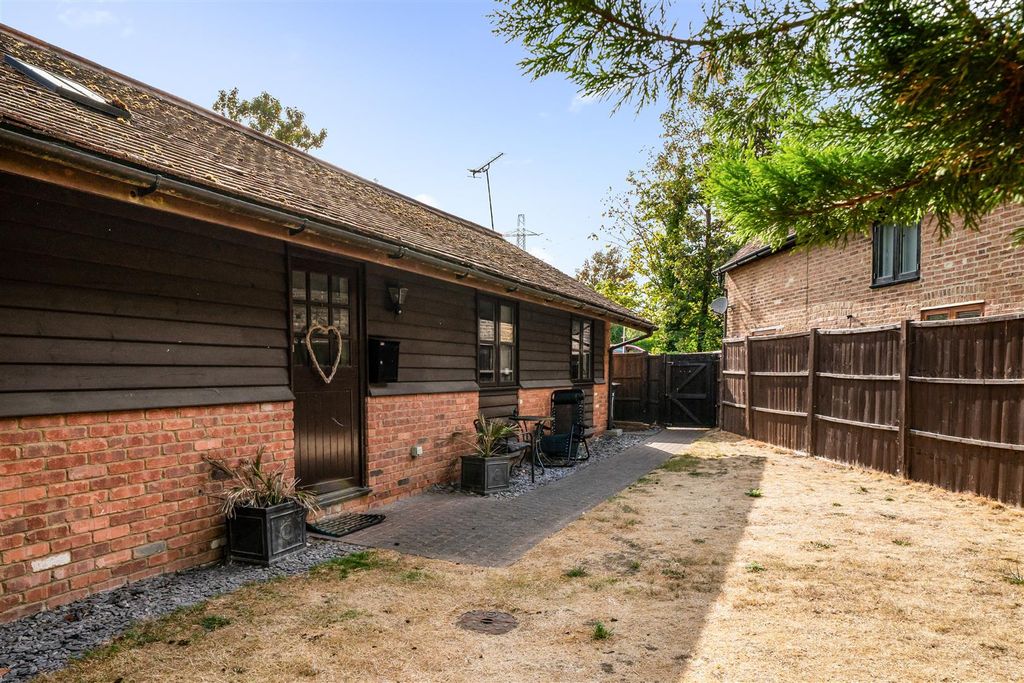 Property photo 2 of 24