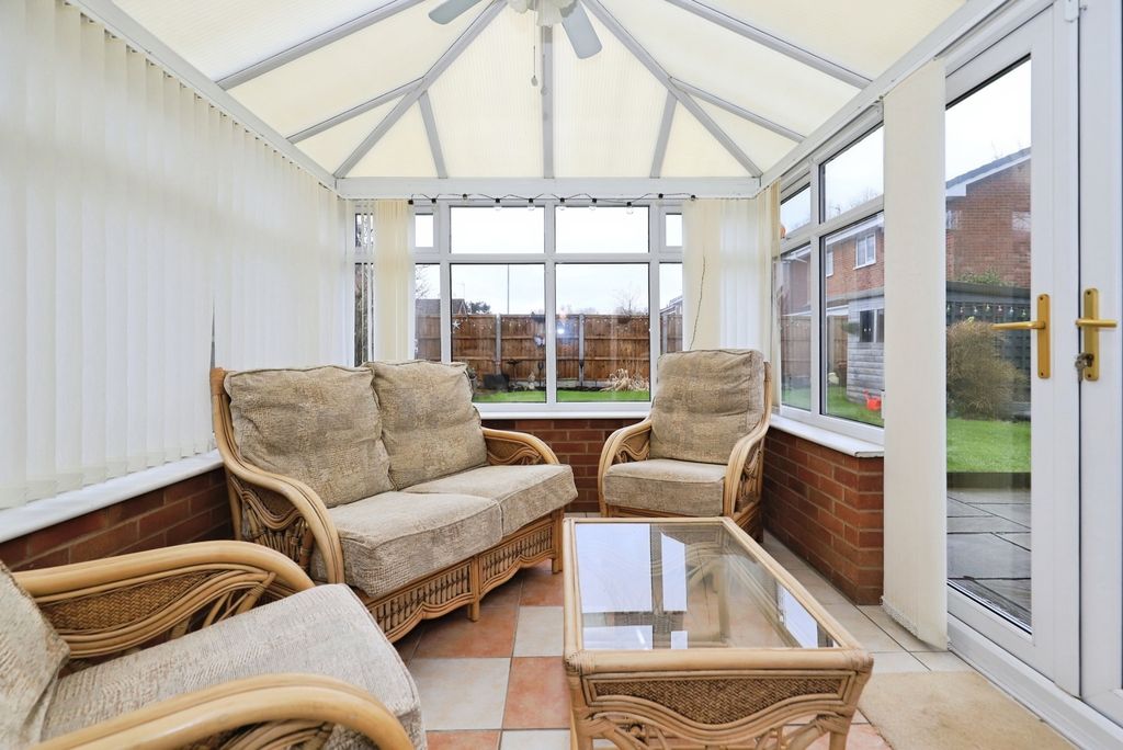 Property photo 3 of 12 Conservatory