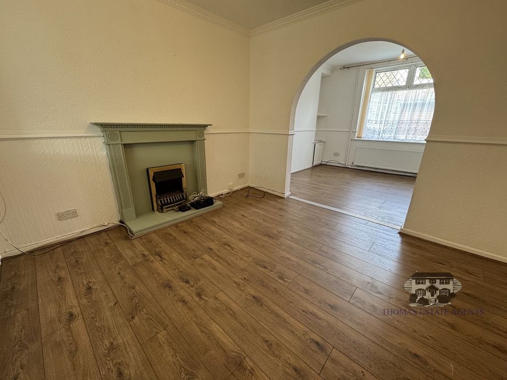 Property photo 3 of 10 Lounge