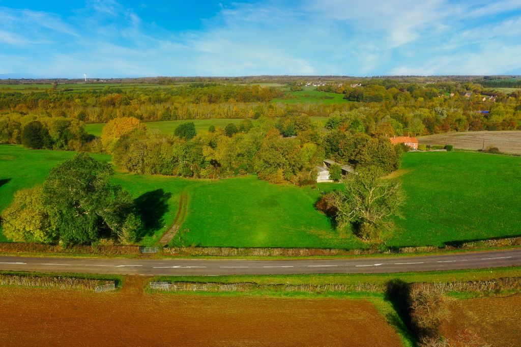 Property photo 2 of 14 Paddocks Around Barn