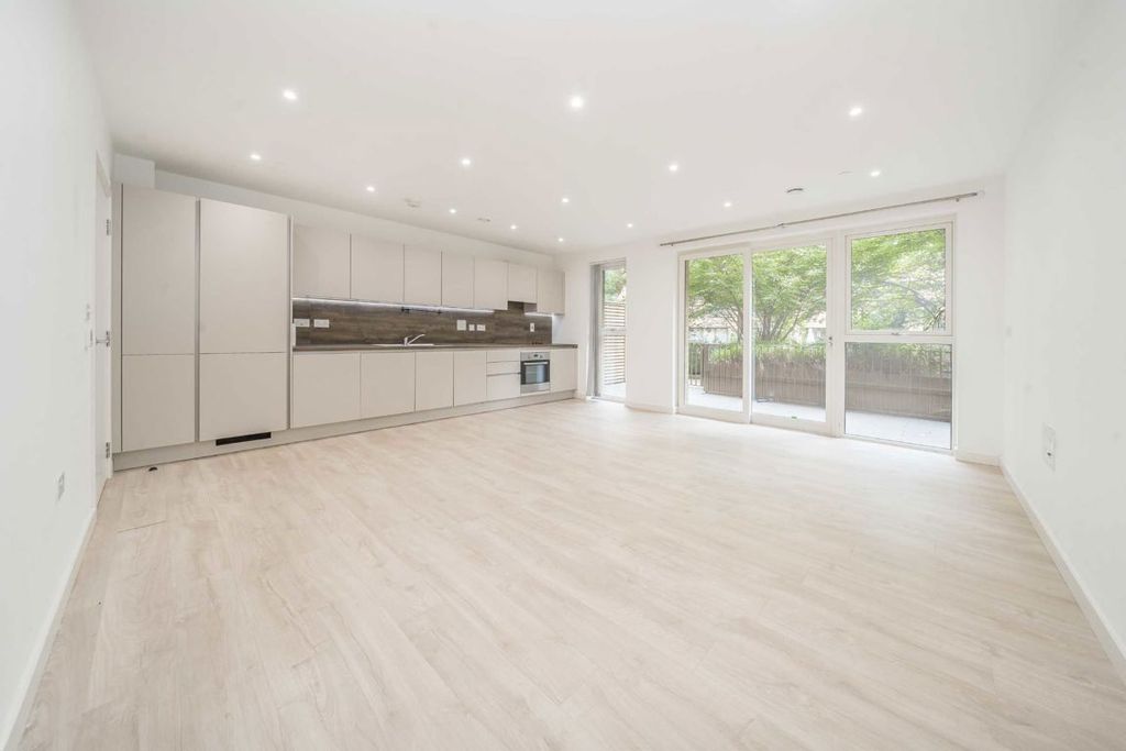 Property photo 2 of 7