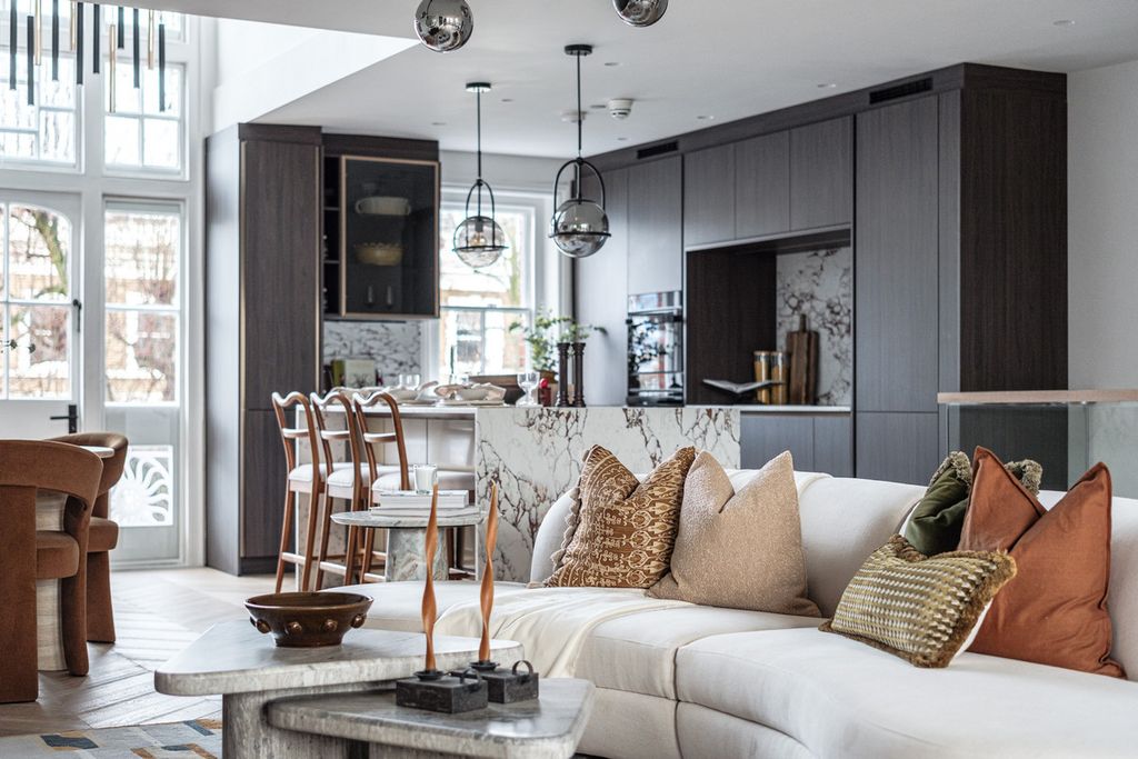 Property photo 3 of 34