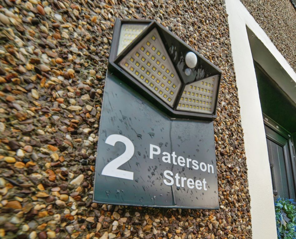 Property photo 2 of 14 Entrance