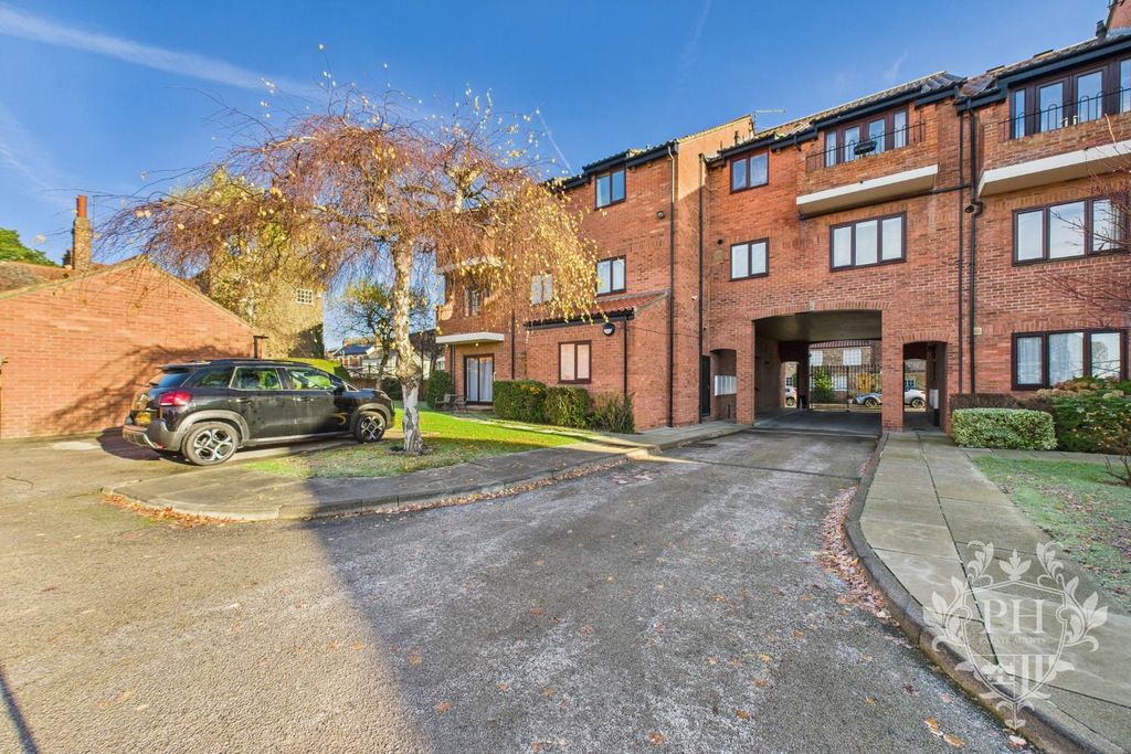 Property photo 1 of 13 Cam02002G0-Pr0224-Still010.Jpg