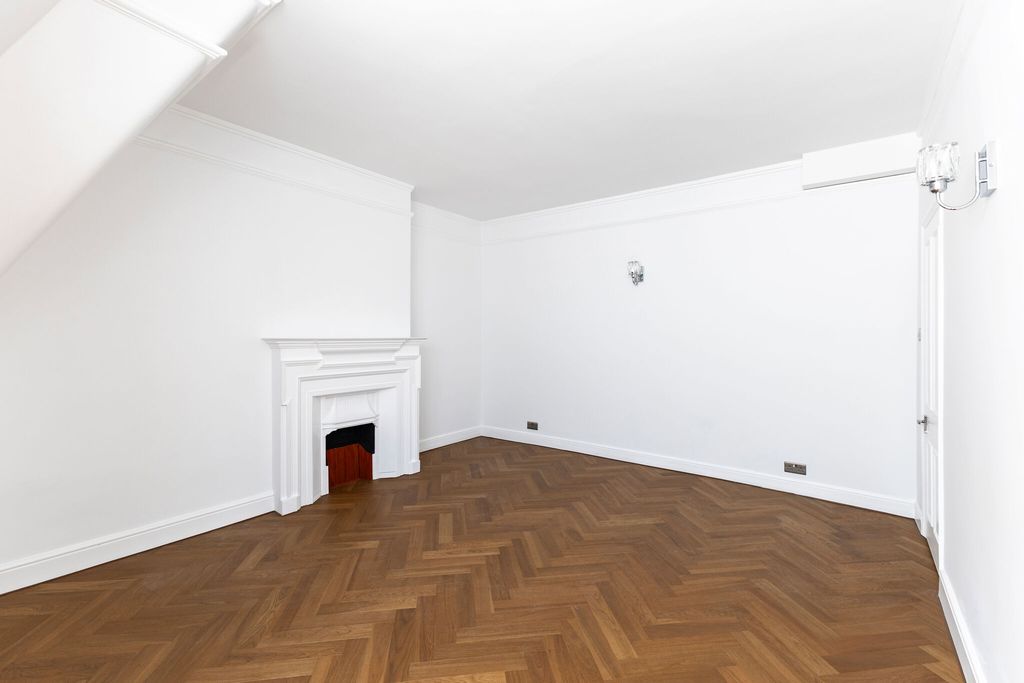 Property photo 3 of 9 Reception Room