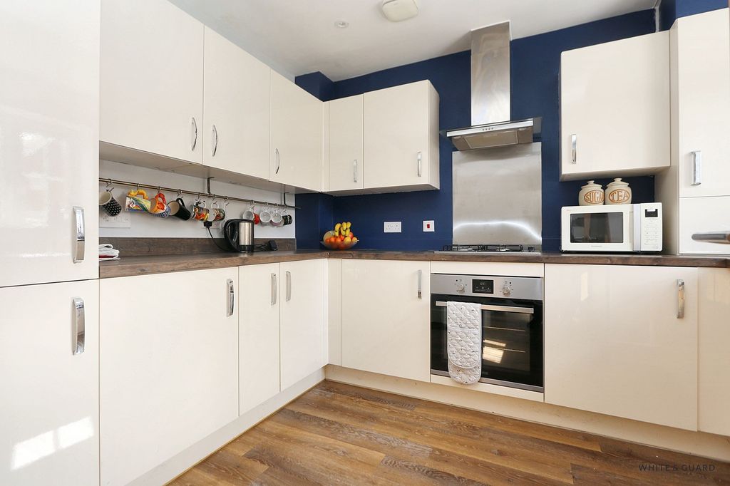 Property photo 2 of 13