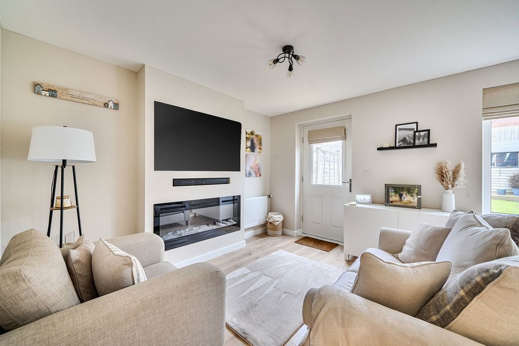 Property photo 3 of 19