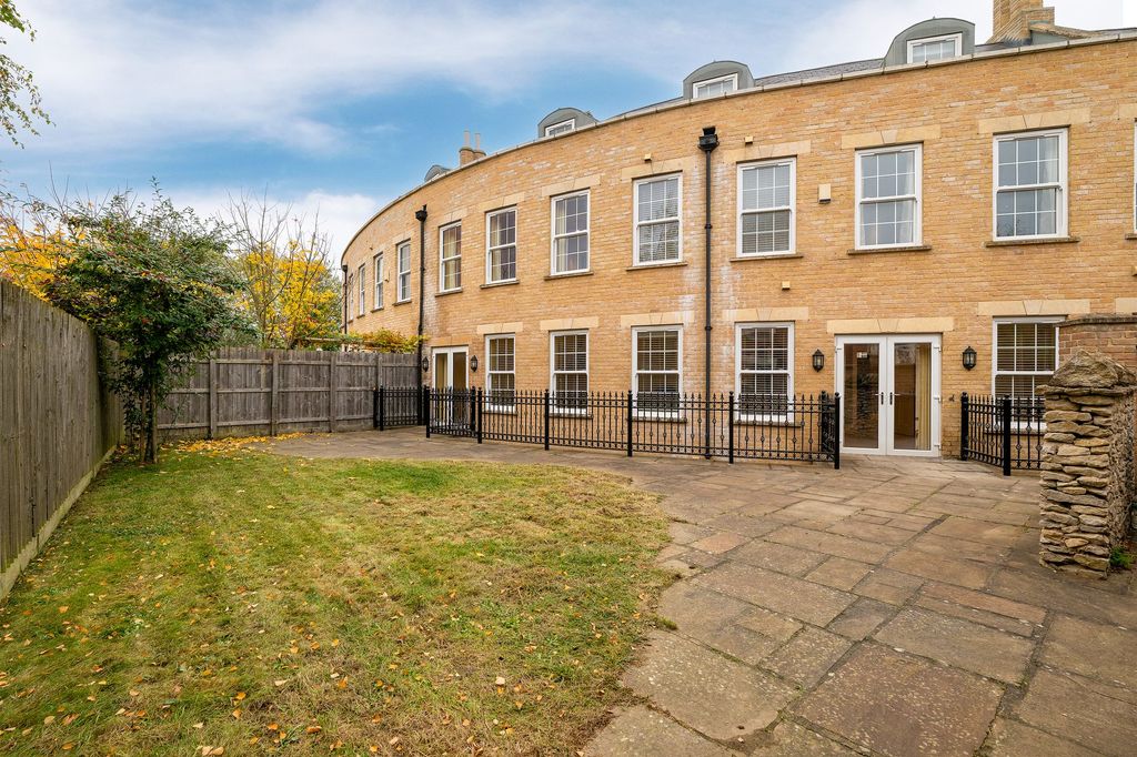 Additional image 36 of 6 bed end terrace house for saleShelley Place, The Colosseum, Lincoln LN1