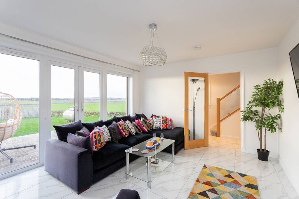 Property photo 3 of 26