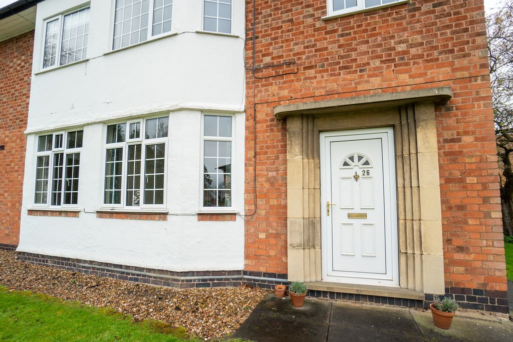 Property photo 1 of 13 Photo 01