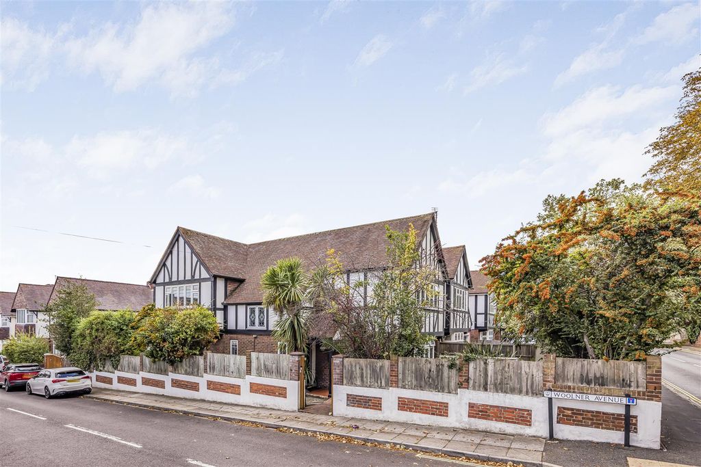 Property photo 1 of 34 102 Havant Road, Portsmouth-Porticomarketing-Soldb