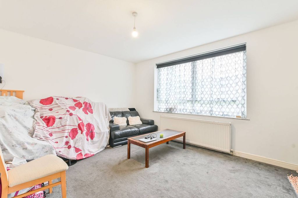 Property photo 2 of 7