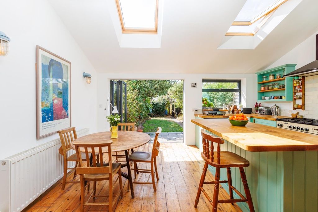 Property photo 1 of 42 68 Carlyle Road-40.Jpg