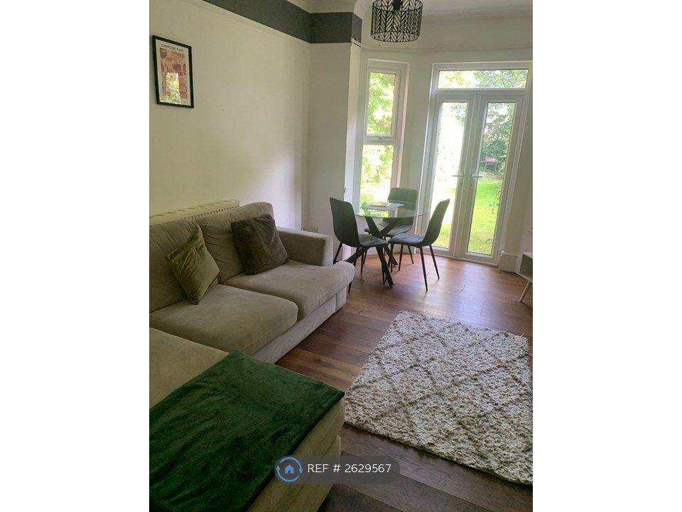 Property photo 2 of 11 Living Room