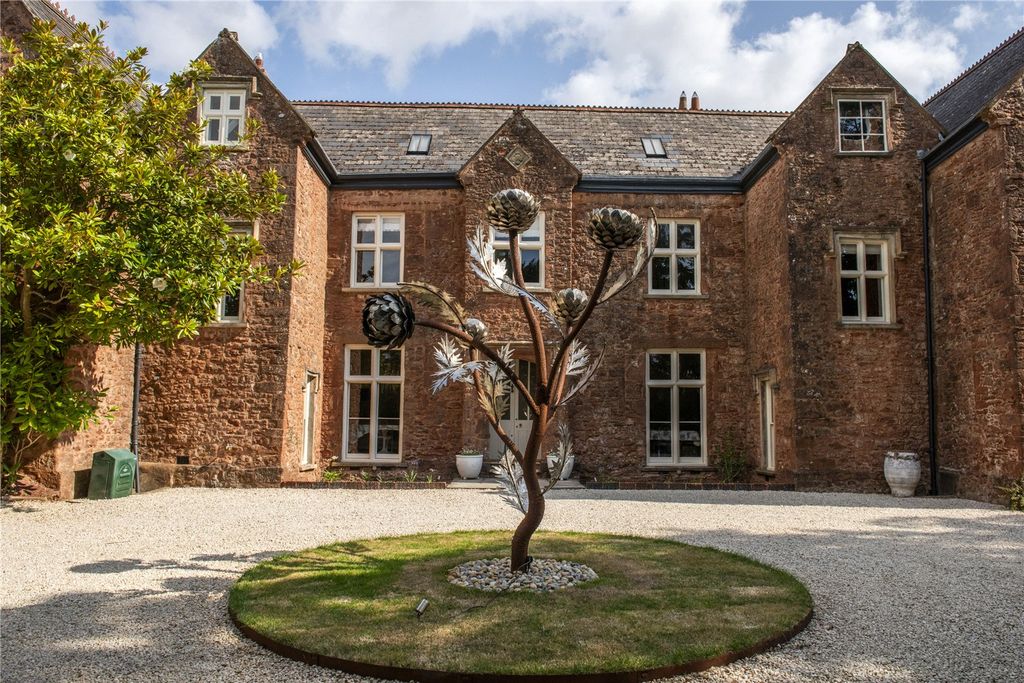 Property photo 2 of 20 Lancaster House