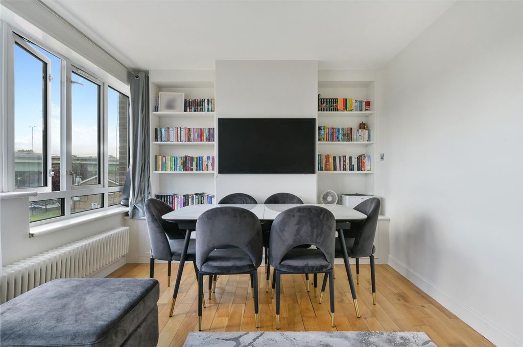 Property photo 2 of 9