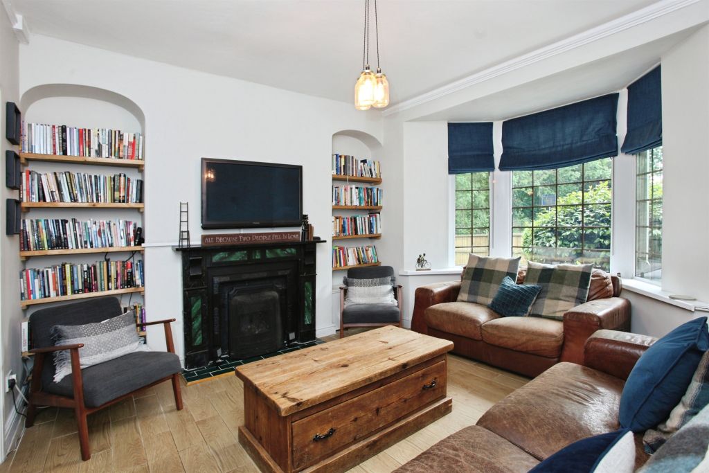 Property photo 2 of 31