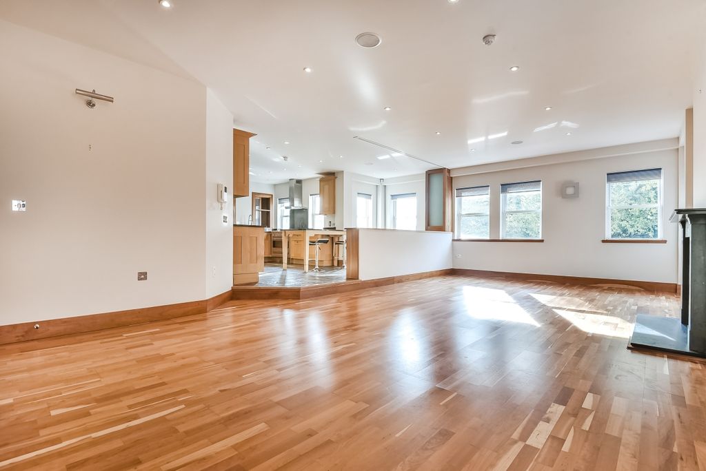 Property photo 3 of 19 145665 (12)