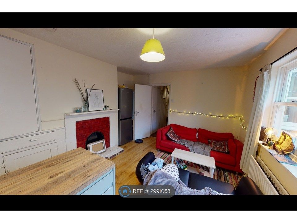 Property photo 3 of 9