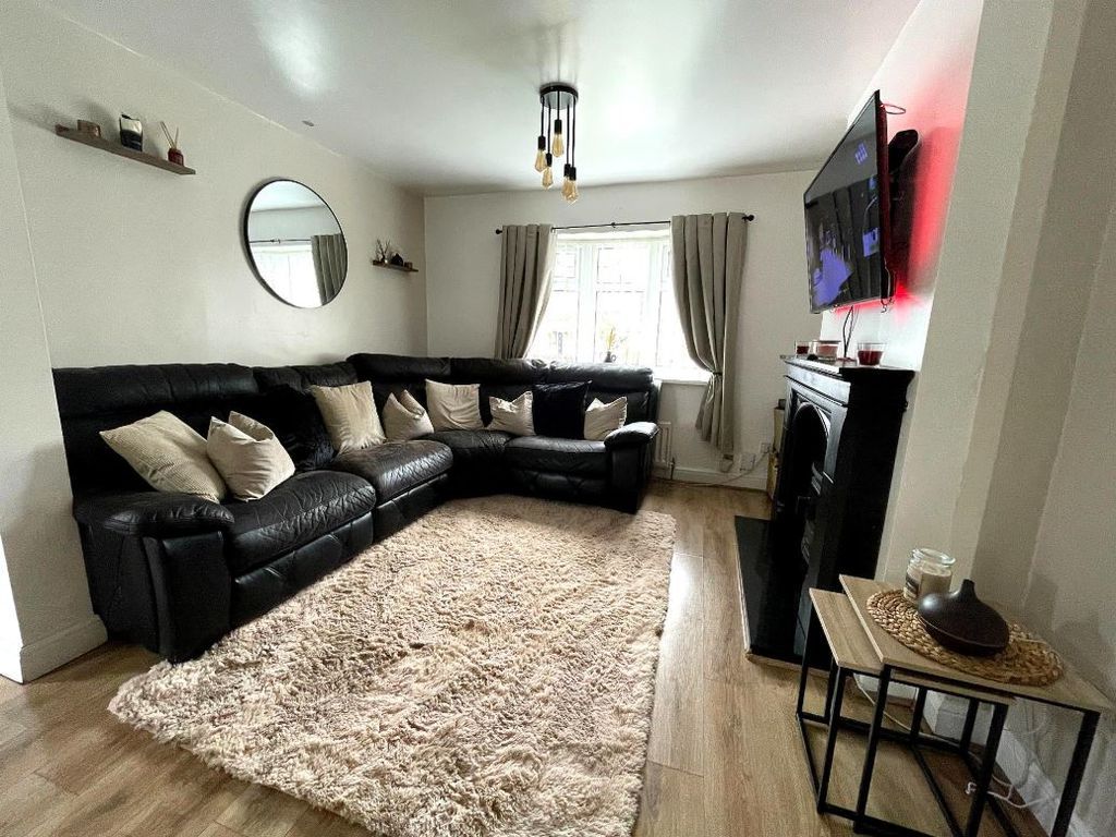 Property photo 3 of 10 Photo 3