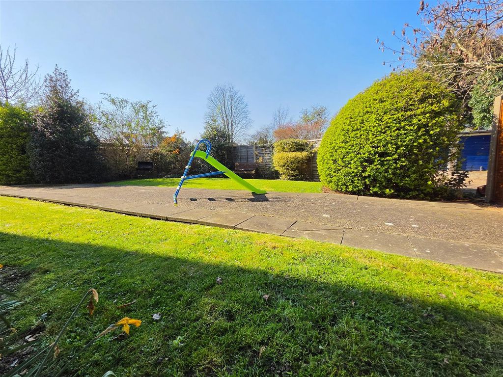 Property photo 2 of 9