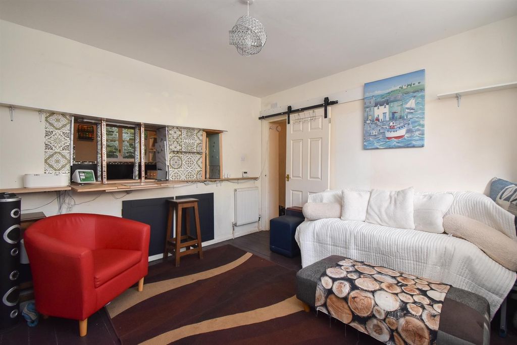 Property photo 3 of 11 5d, East Ascent 2.Jpg