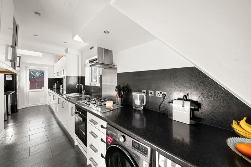 Property photo 2 of 17 Photo 7