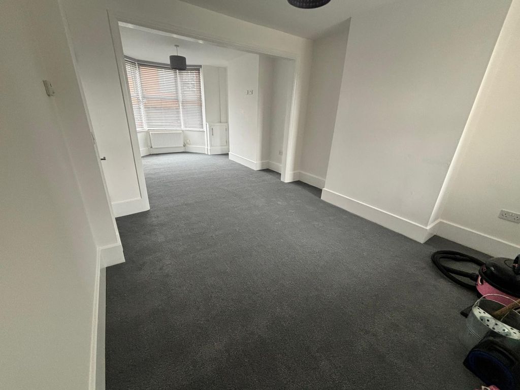 Property photo 2 of 10 Image