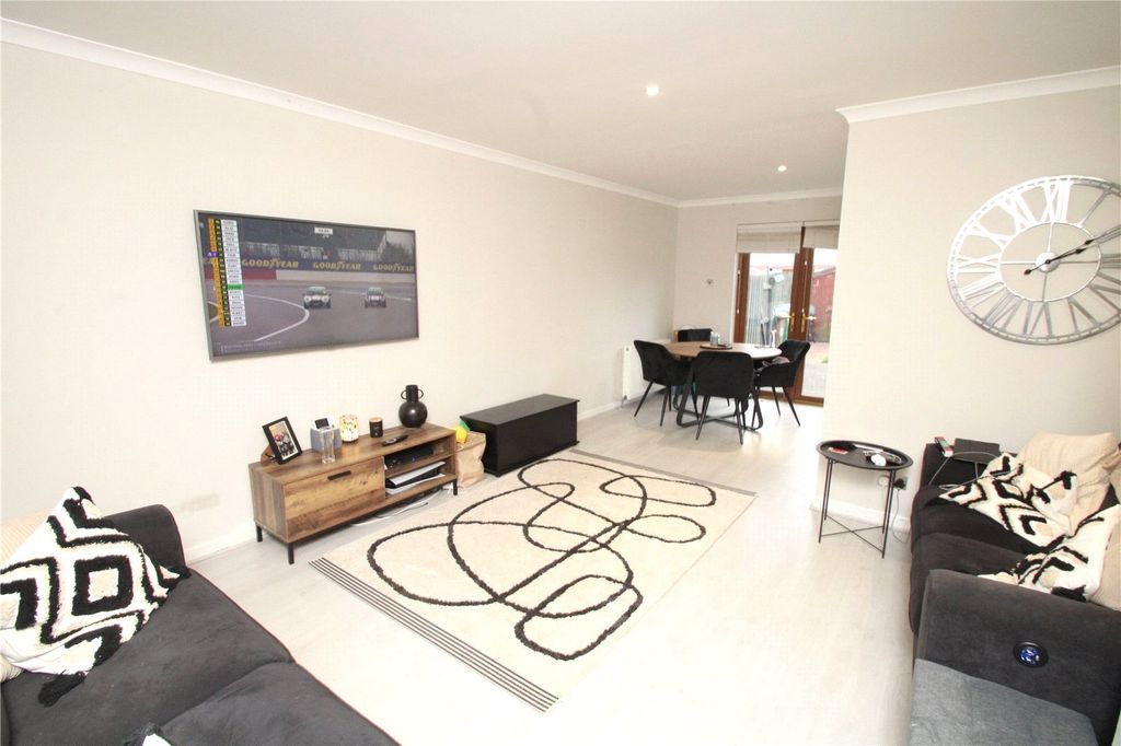 Property photo 2 of 17 Picture No. 03