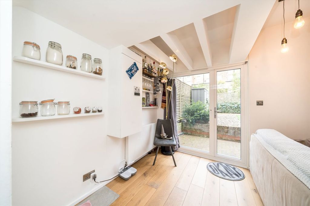 Property photo 3 of 7