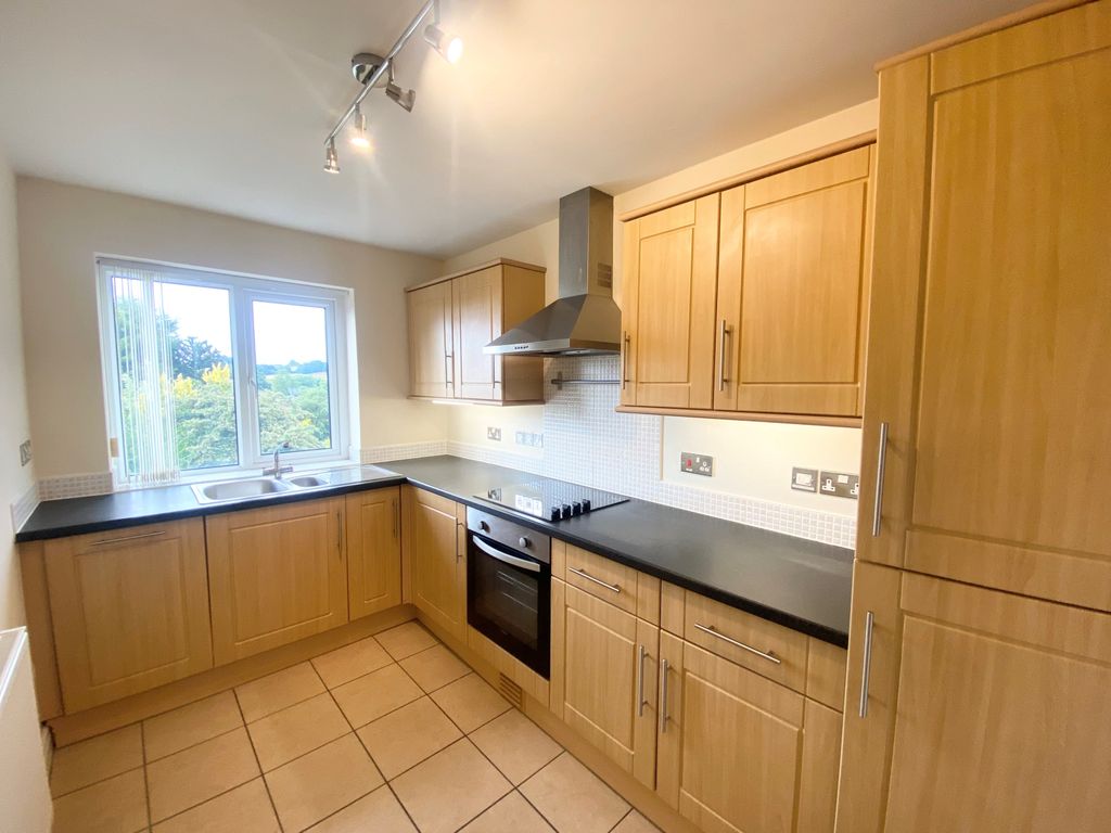 Property photo 2 of 14 Kitchen