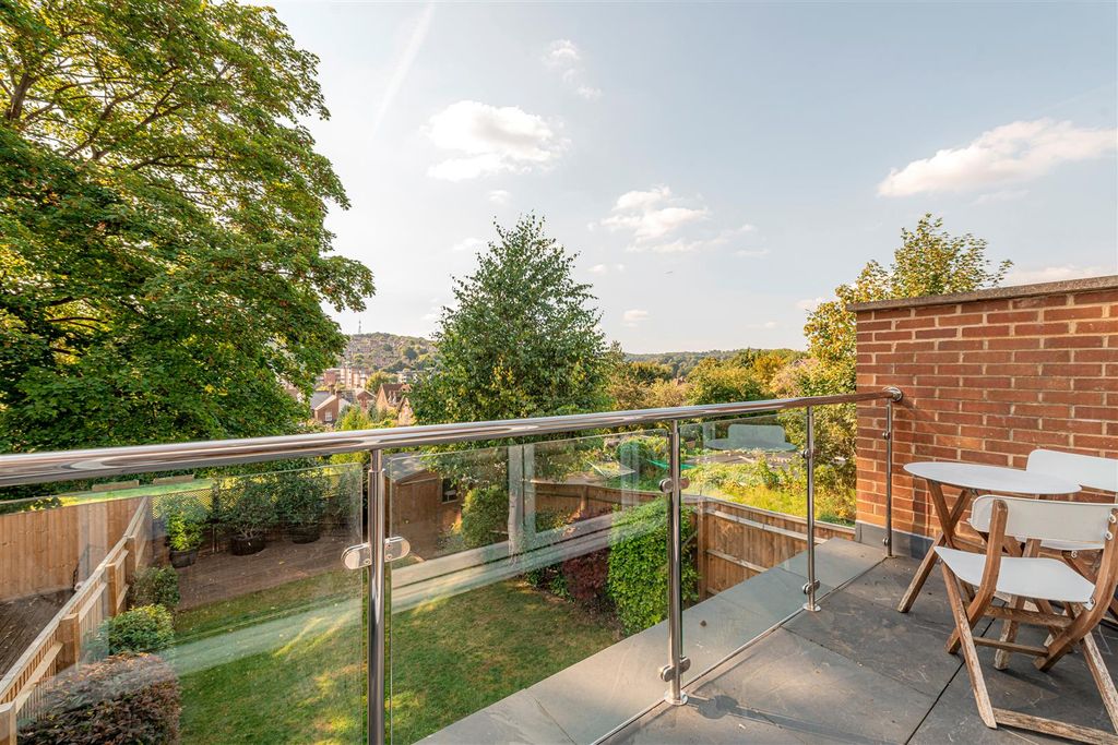 Property photo 2 of 20 Terrace