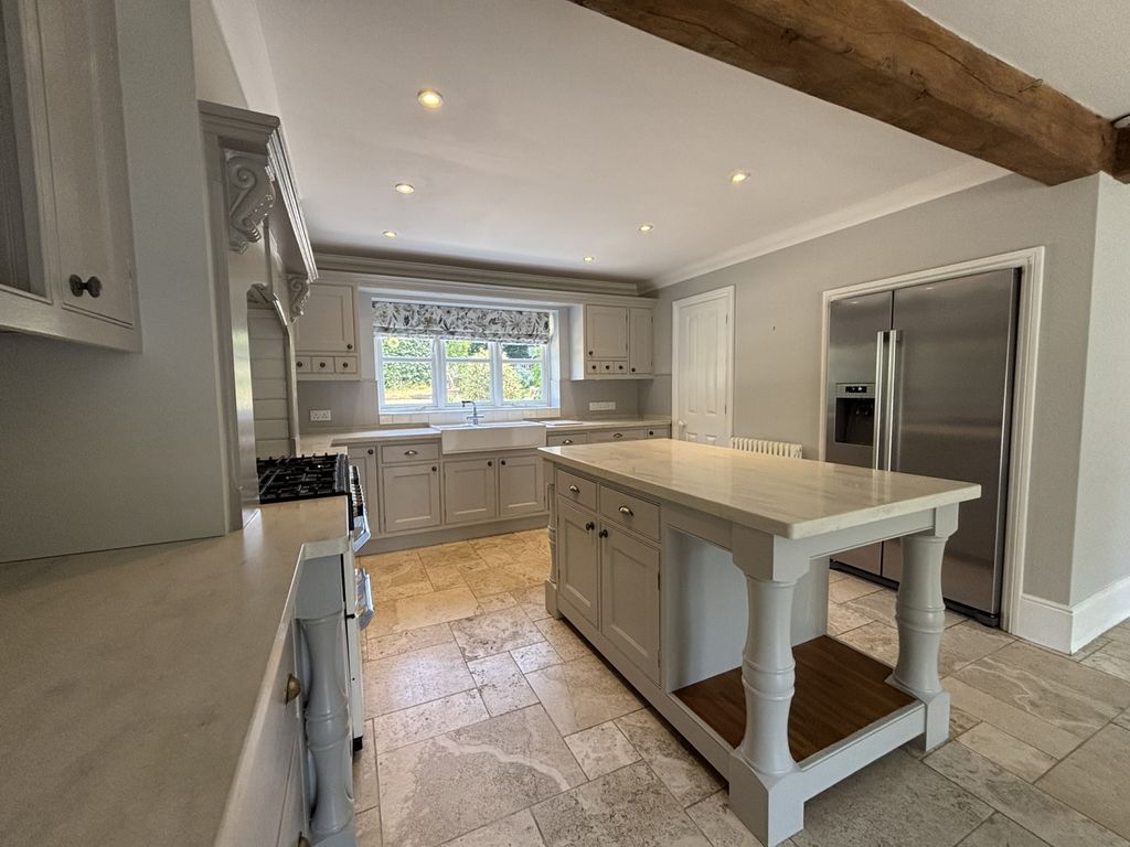 Property photo 3 of 17 Img_2423