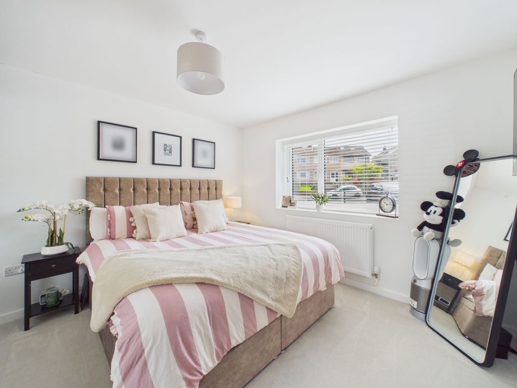 Property photo 3 of 57