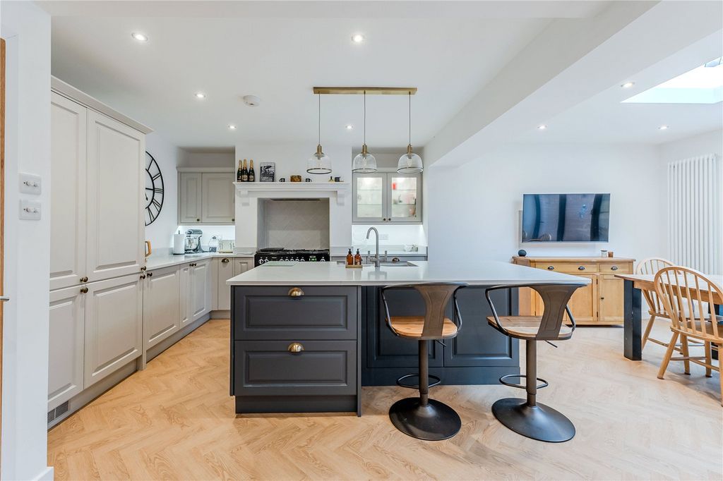 Property photo 2 of 18 Picture No. 05