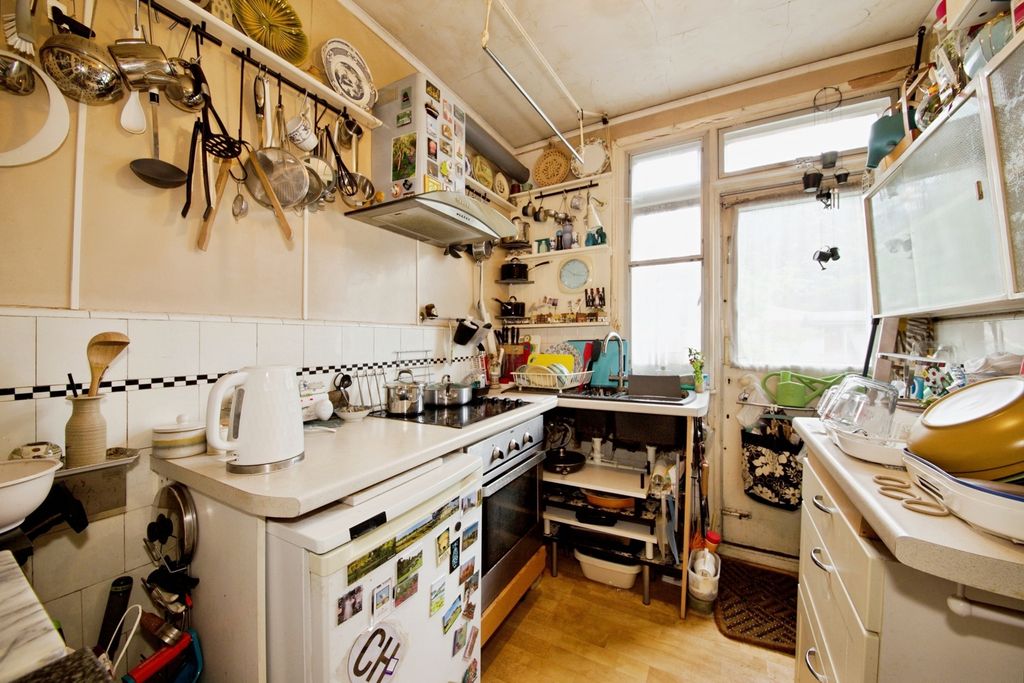 Property photo 3 of 17 Pbox-Img.Jpg