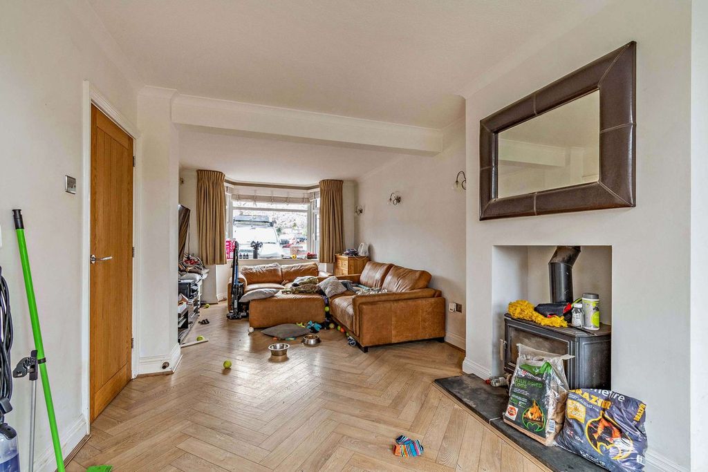 Property photo 2 of 24