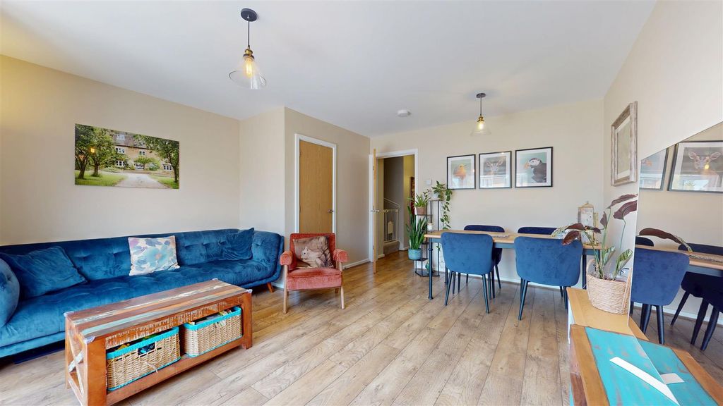 Property photo 3 of 24 G30Pe82B6Ku5S2-i1Gi4Sw.Jpg