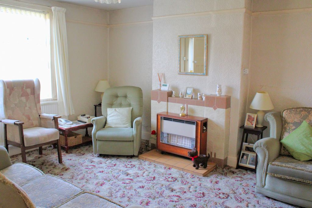 Property photo 3 of 14