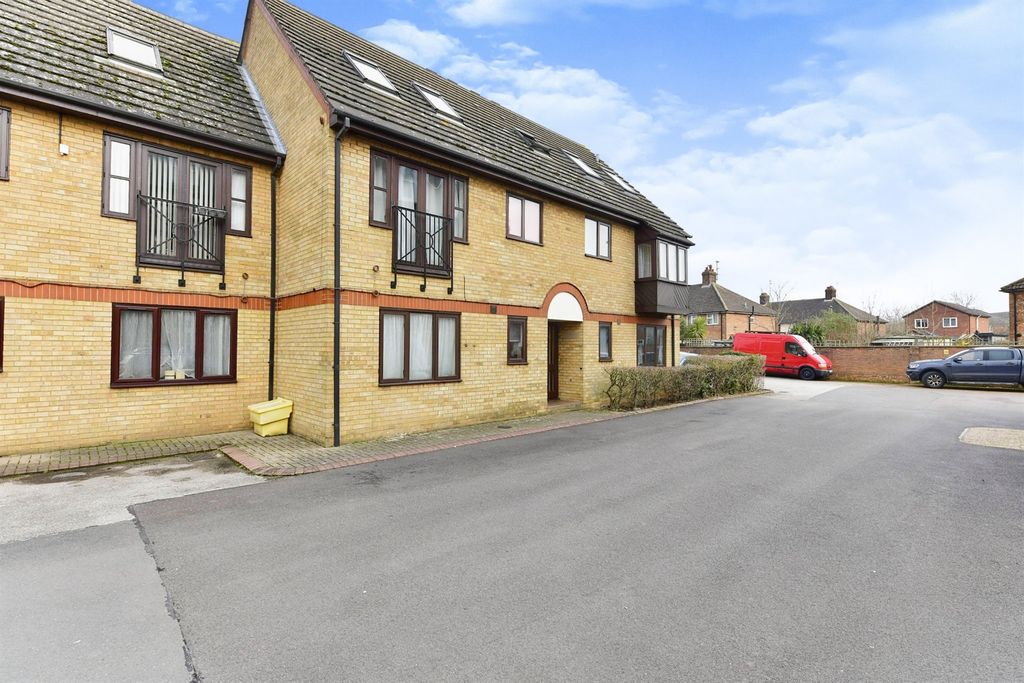 Property photo 1 of 6