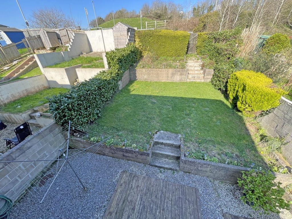 Property photo 3 of 13 Hallerton Close 17 - New Garden View.Jpg